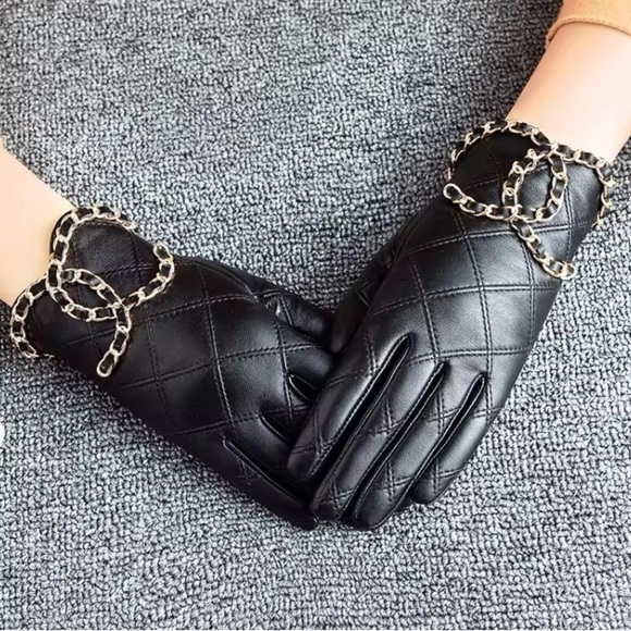 High Fashion Genuine Sheepskin Leather Chain Design Touchscreen Texting Gloves - Picture 4 of 7